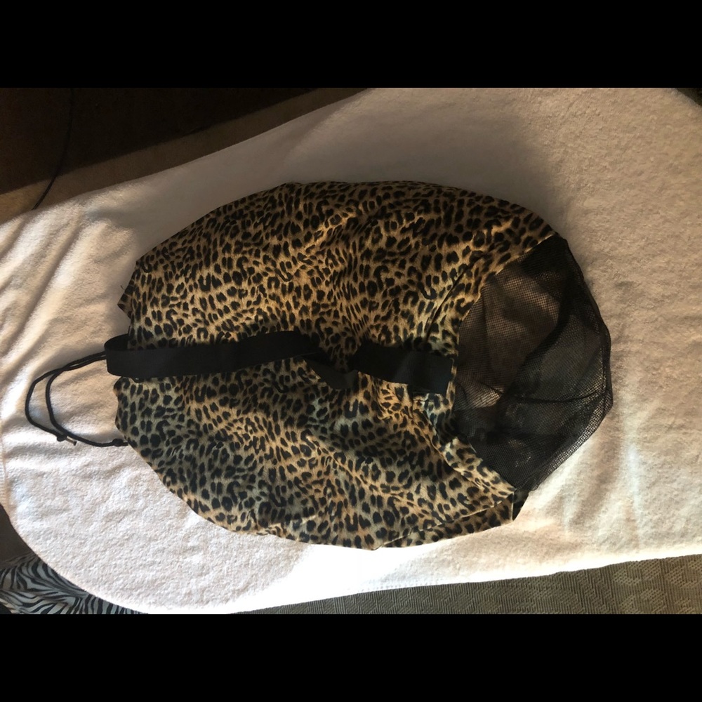 Lg VS Pink Cheetah Print Laundry Sling Bag
